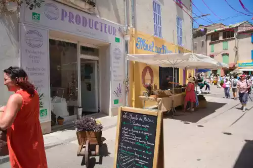 Le marché du Plateau producteur bio à Valensole